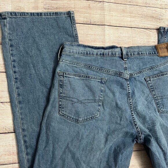 Levi's Signature Relaxed Fit Men's Jeans 34x32 Medium Wash Denim Straight Leg - Picture 9 of 11